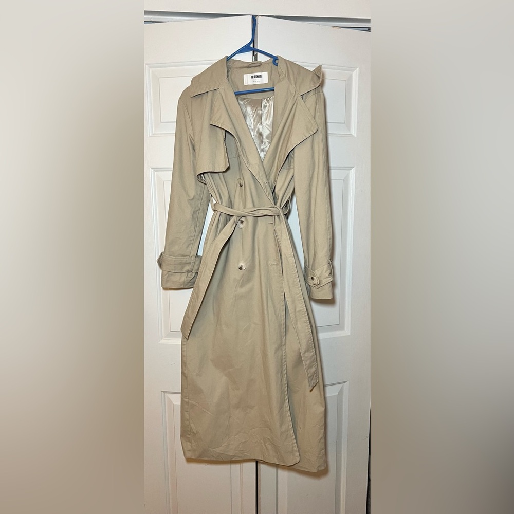 4th and reckless trench coat in tan color. Women’s size small